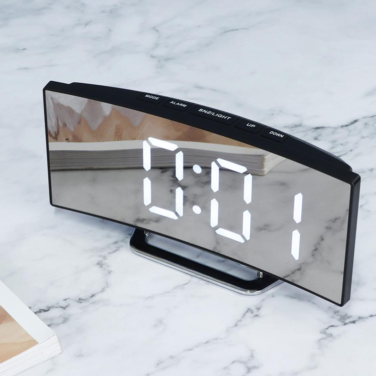 PICTEK-Alarm-Clock---المنبه-الديجيتال-متعدد-الأستخدامات.png3